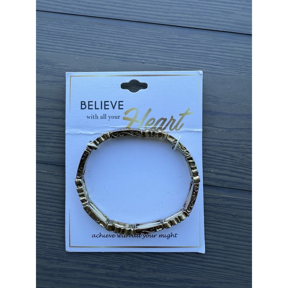 Bracelet Affirmation Believe With All Your Heart heart shaped design gold color